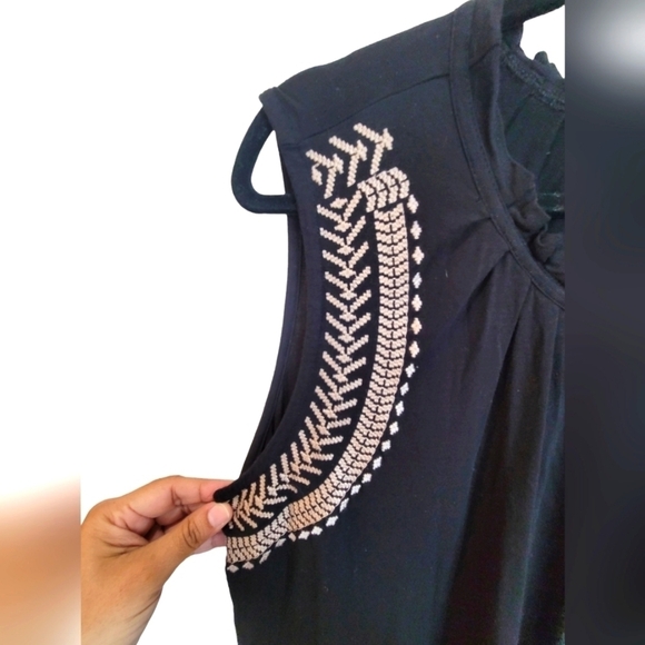 2X Black Embroidered Sleeveless Midi Dress with Ruffle Collar - Picture 4 of 5